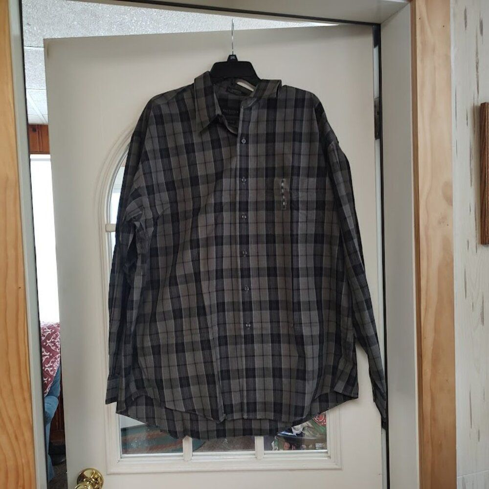 New Van Heusen Gray Black Plaid Long Sleeve Button Down Size Men's XL 17-17 1/2